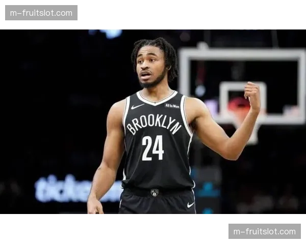 雄鹿裁托马斯转正南斯，为季后赛资格优化阵容结构